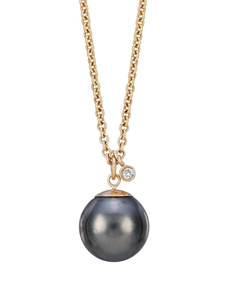 black pearl and diamond pendant necklace